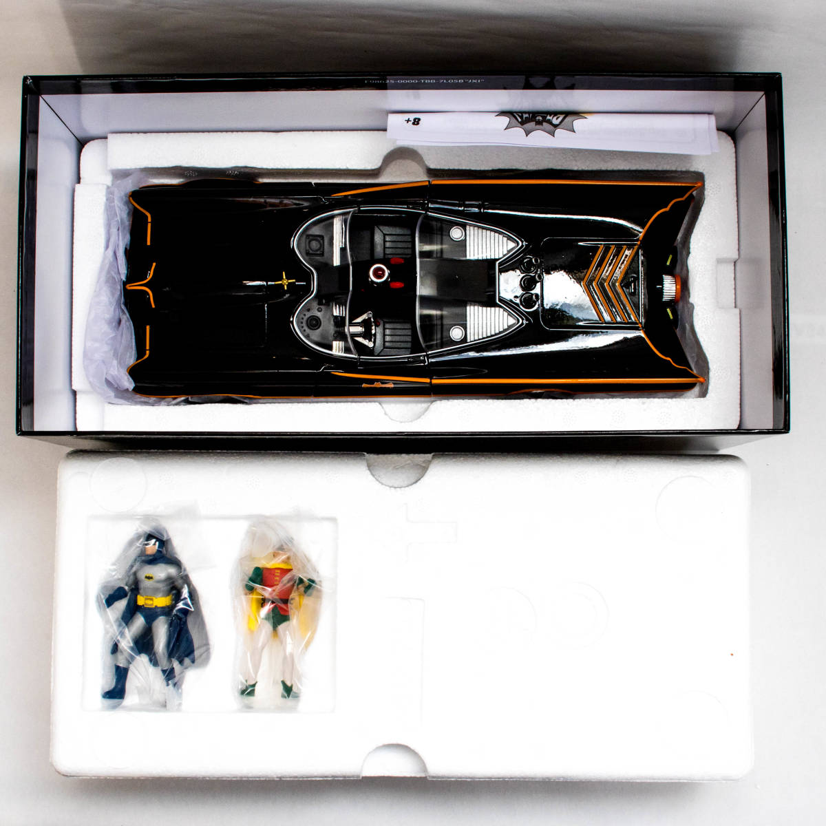 ☆新品☆レア JADA 1/18 バットモービル ライト 点灯 フィギュア付き