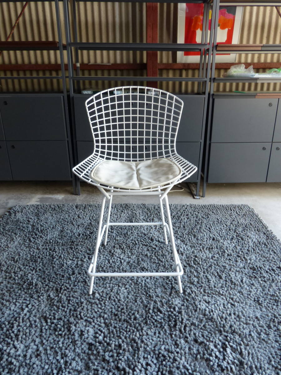 b.|Knoll(ノール)|1999年|ハリー・ベルトイア|カウンターハイ