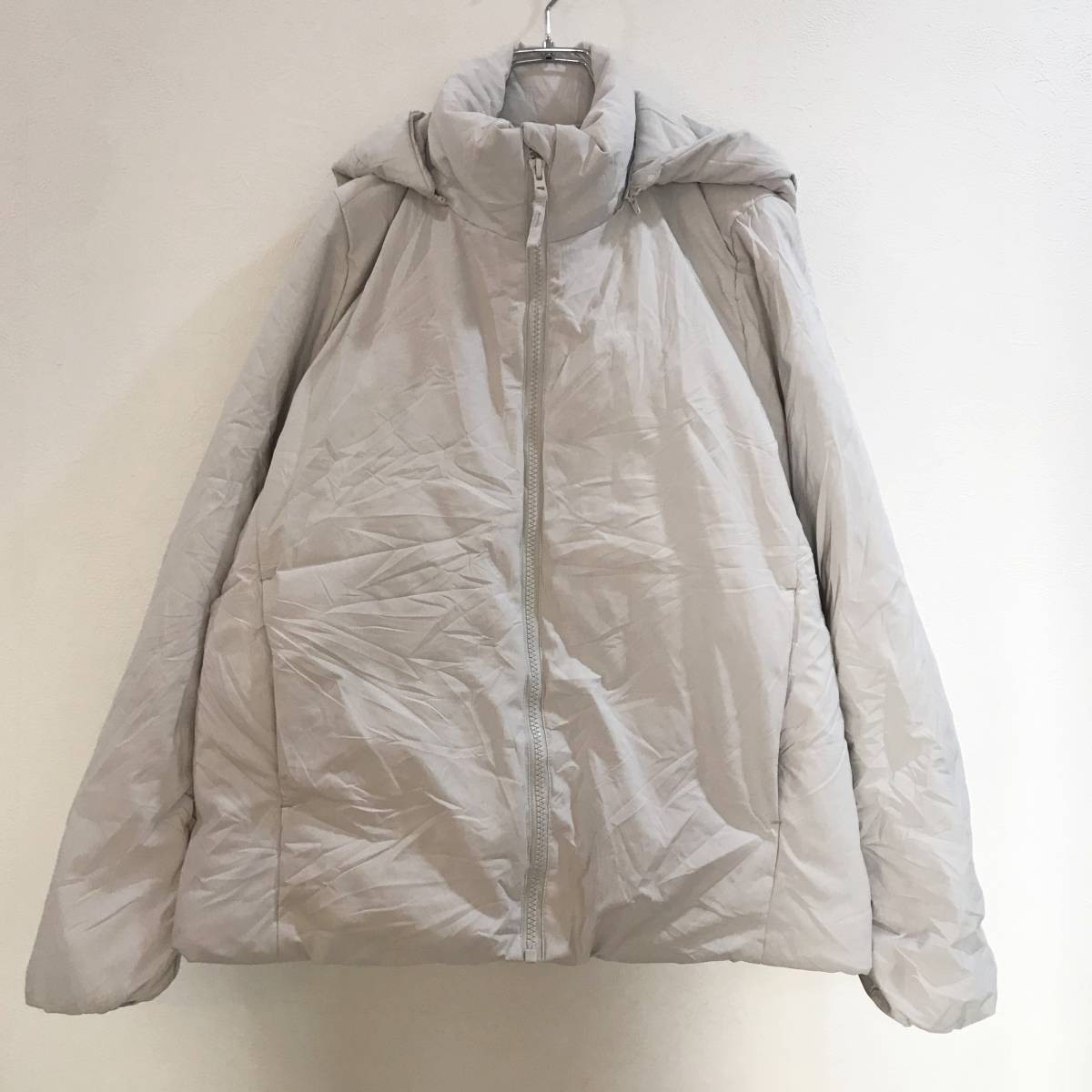 定価1.5万◆最強防水防寒◆UNIQLO/ユニクロ シームレスダウンジャケット 登山 ホワイト 白　レディース M ON1361 シームレスダウン_画像2