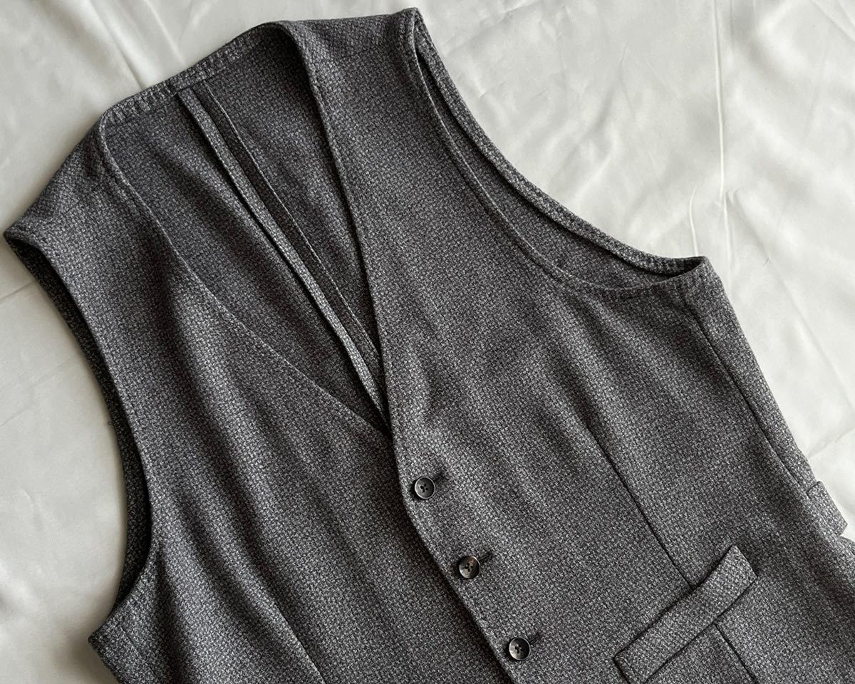 お手軽価格で贈りやすい ラルディーニ LARDINI コットンニットジレ 11