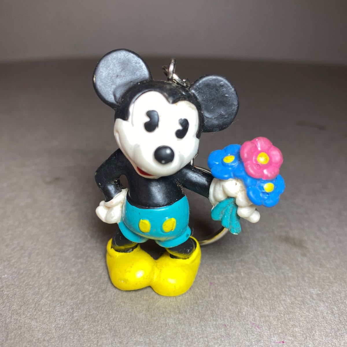 ディズニー ミッキーマウス  PVCフィギュア キーホルダー 花束