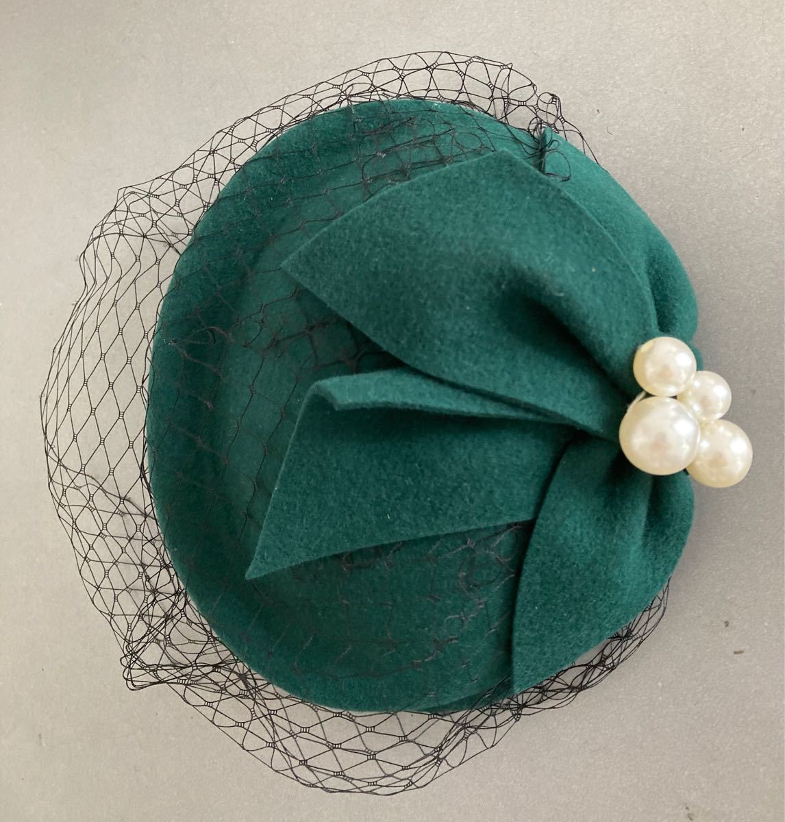 トーク帽　カクテルハット　ベッドドレス　ヘアアクセサリー　緑　パール