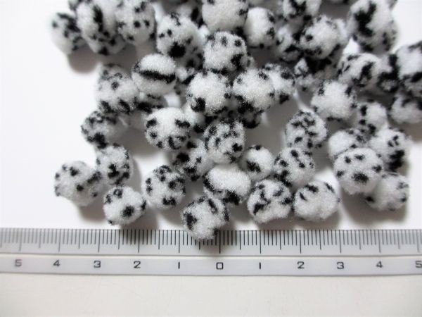 約1000個 10mm とら柄のボンテン 白×黒 マーブル エッグボール 凡天 ぼんてん 手芸材料 / 手芸 工作 猫じゃらしに 日本製