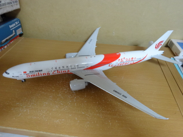 1/200 フェニックス エアチャイナ 中国国際航空 777-300ER 特別塗装