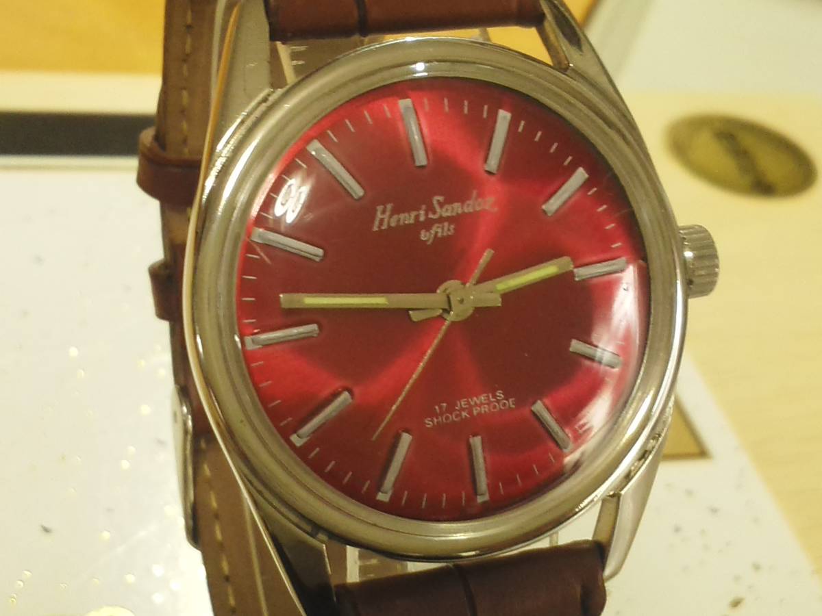 196～70年代 　HENRI　SANDOZ　RED文字盤仕様　美品　円形デザイン　日差も優秀　手巻き　スイス手巻腕時計 稼動品 _画像3