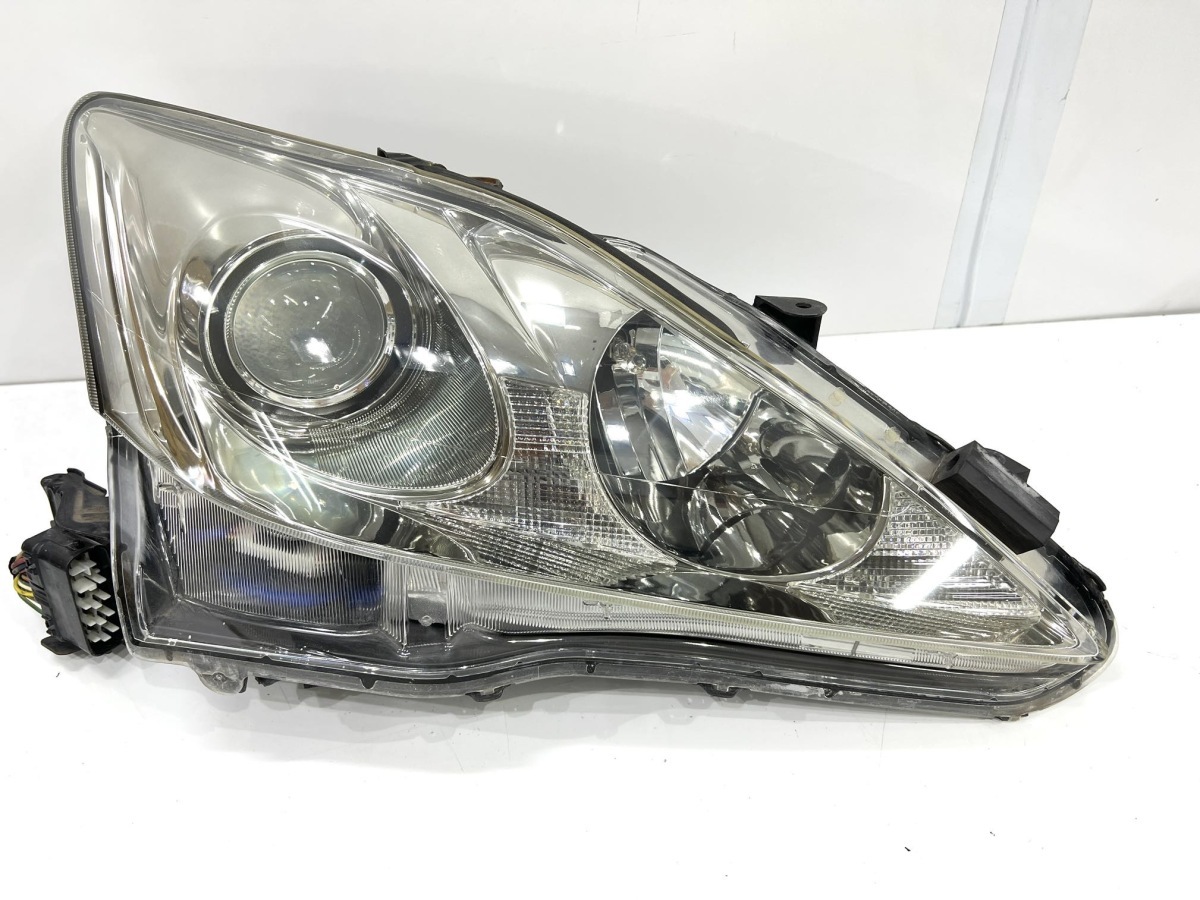 自動車・オートバイ美品!トヨタ純正 レクサスIS【GSE20】ヘッドライト