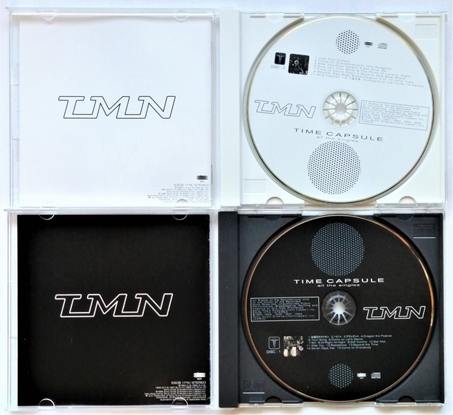 中古CD2枚組　TM NETWORK『 TIME CAPSULE 』品番：ESCB 1774-5 / 写真集付 / Digital Clockは故障してます_画像4