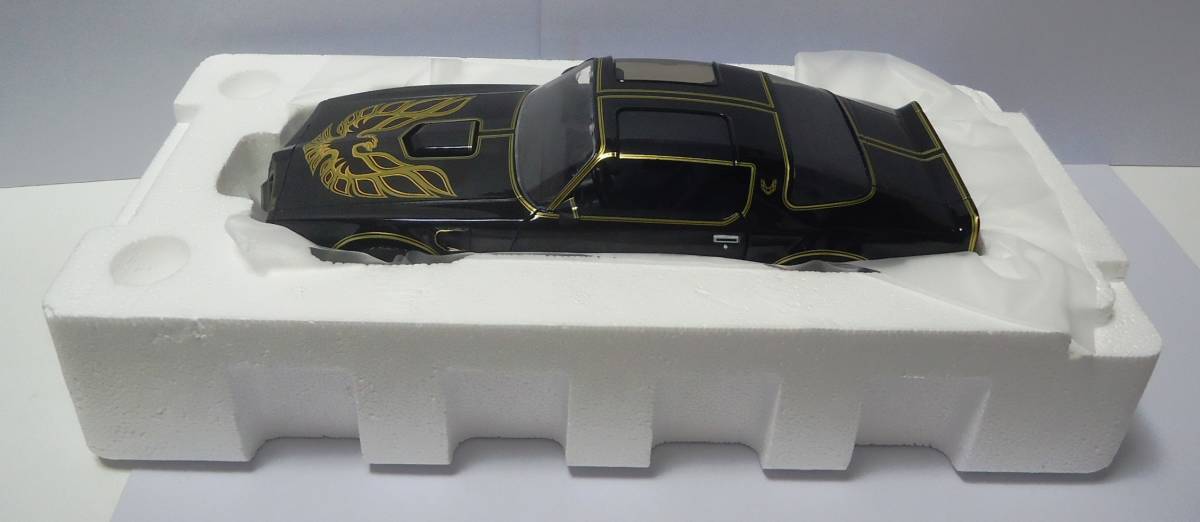 Greenlight 1/18 Pontiac Firebird Trans Am 1977 черный Gold 