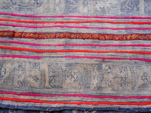手織麻布100x29 cm no.243　HEMPぬの　ラオスモン族hmong　藍染めはぎれ　ロウケツ染め　batik_画像2
