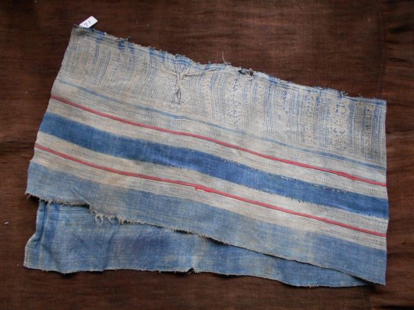 手織麻布100x28 cm no.71　HEMPぬの　ラオスモン族hmong　藍染めはぎれ　ロウケツ染め　batik_画像3