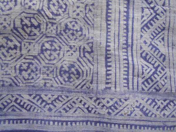 手織麻布100x25 cm no.10　HEMPぬの　ラオスモン族hmong　藍染めはぎれ　ロウケツ染め　batik_画像2