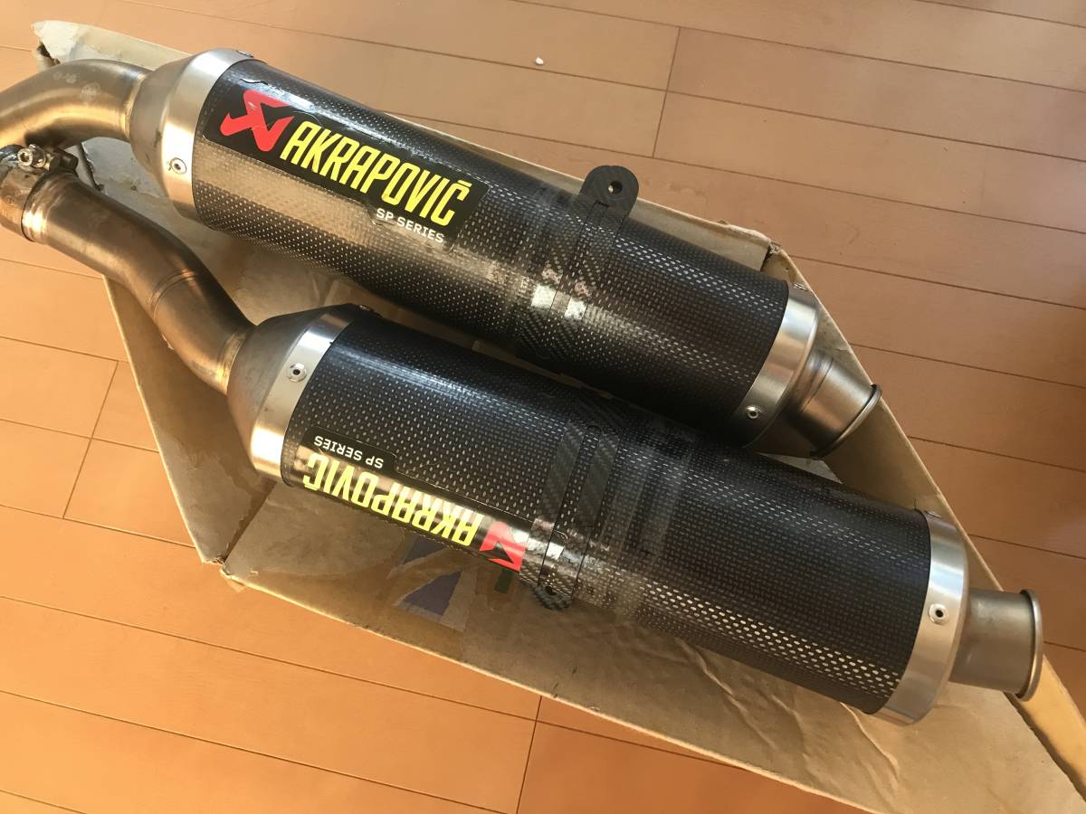 シルバーグレー サイズ AKRAPOVIC アクラポビッチ スリップオン YZF-R1