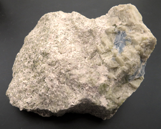 日本最大の 415【鉱物標本】フッ素エレスタダイト 旧ウイルケアイト 【送料無料】 瑞浪鉱物展示館 : カリフォルニア産 原石