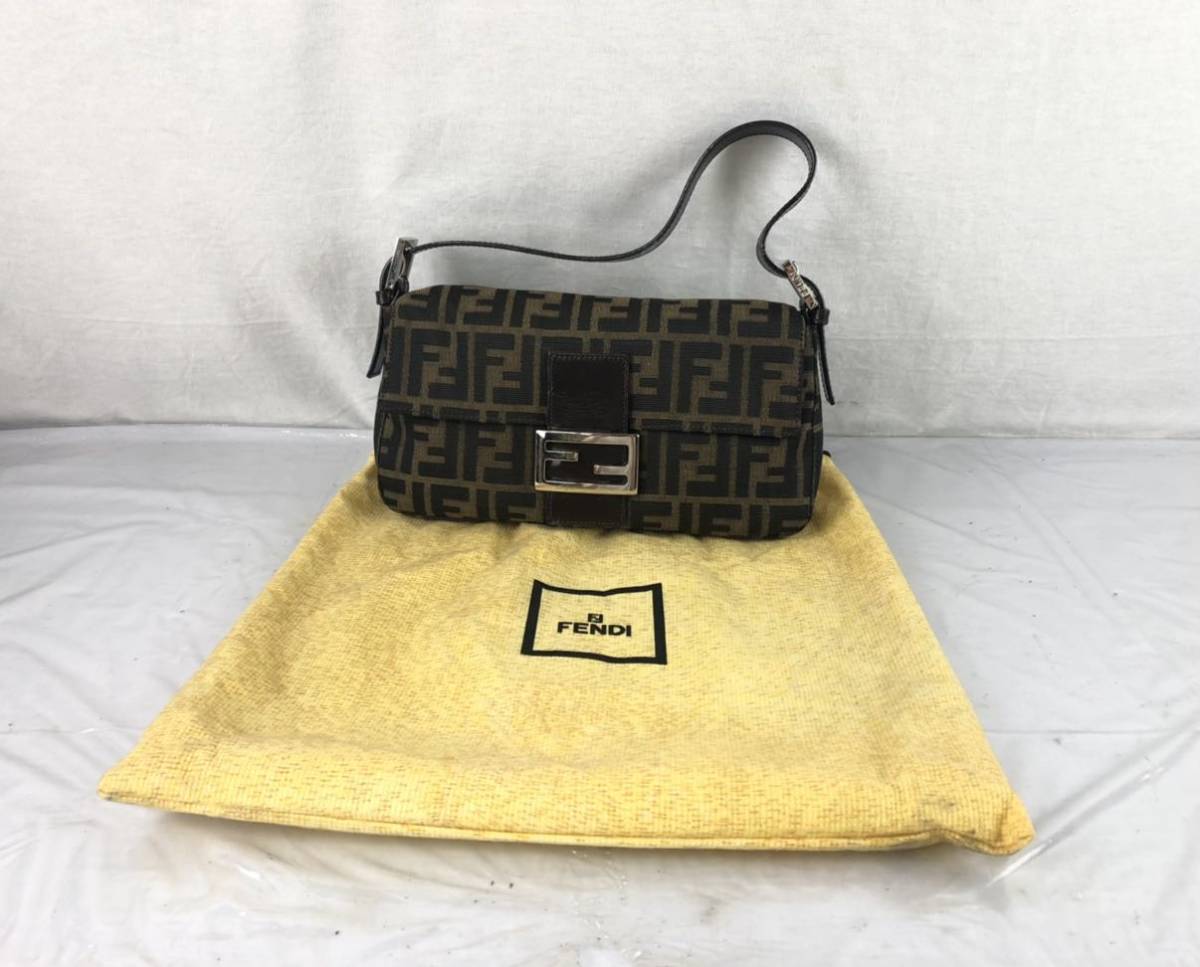 SD5】FENDI フェンディ ズッカ柄 マンマバケット セミショルダー