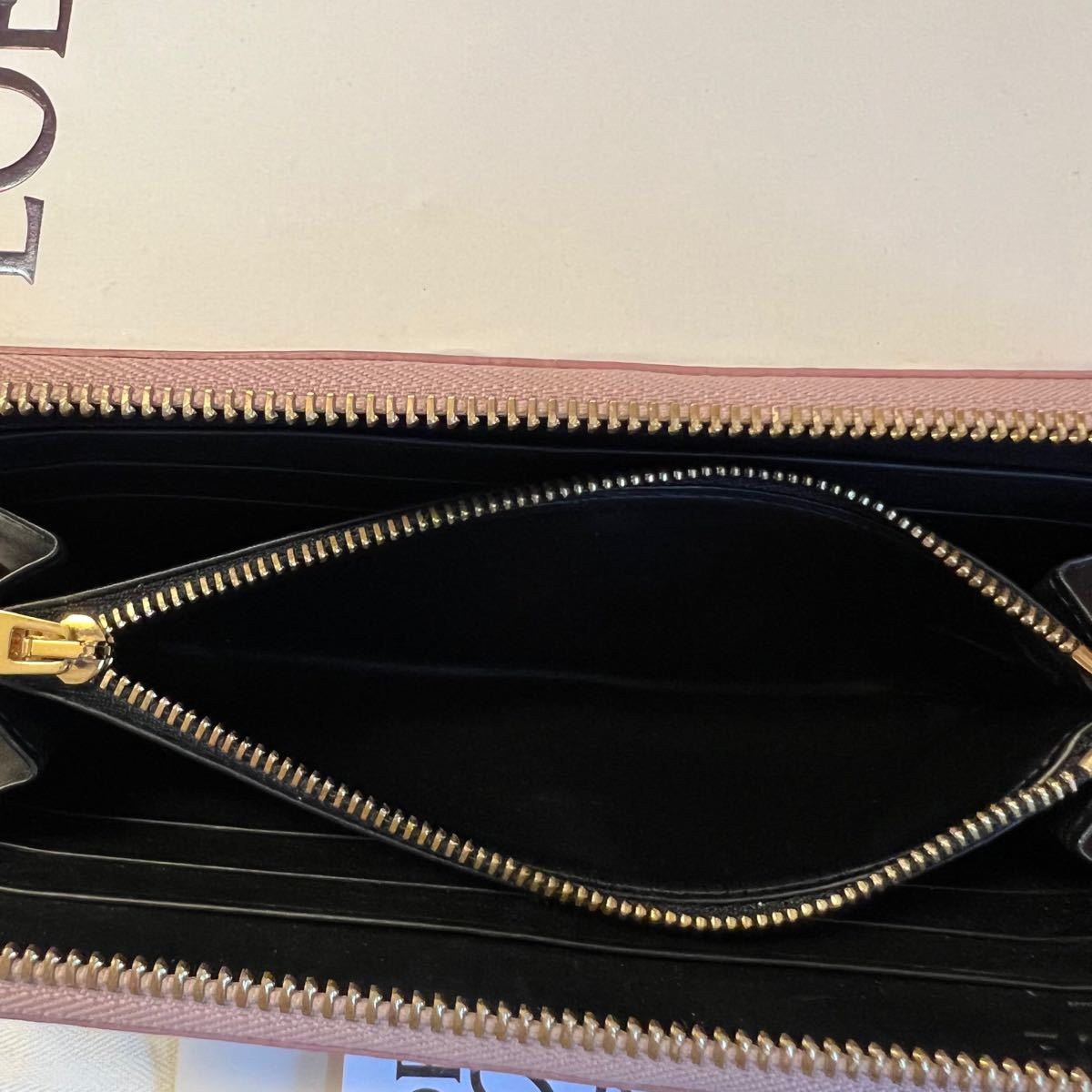 未使用に近い! ロエベ LOEWE 財布 長財布 ラウンドファスナー