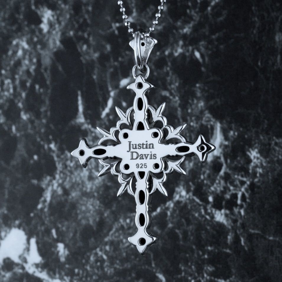 美品!ジャスティンデイビス SPJ196 ST.POPE JOHN ペンダント ブラック