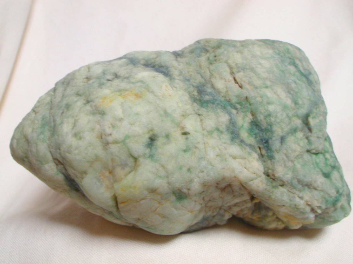 糸魚川 翡翠 ヒスイ 410 姫川 940g 原石 鉱物 | megapantallas.com