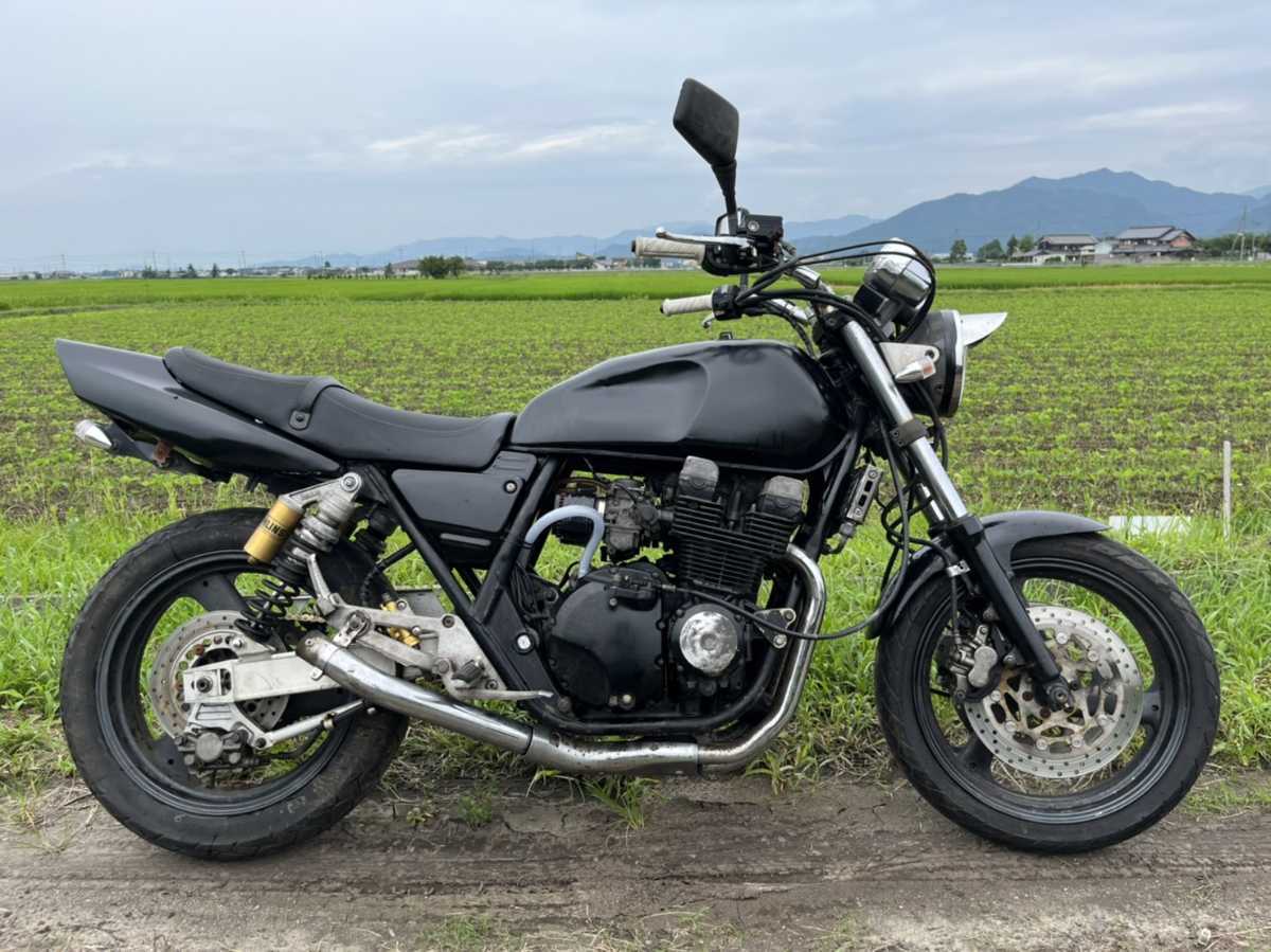 ヤマハXJR400黒◎塗装ベース◎動画あり!!予備検査合格してから ヤマハXJR400黒◎塗装ベース◎動画あり!!予備検査合格してから