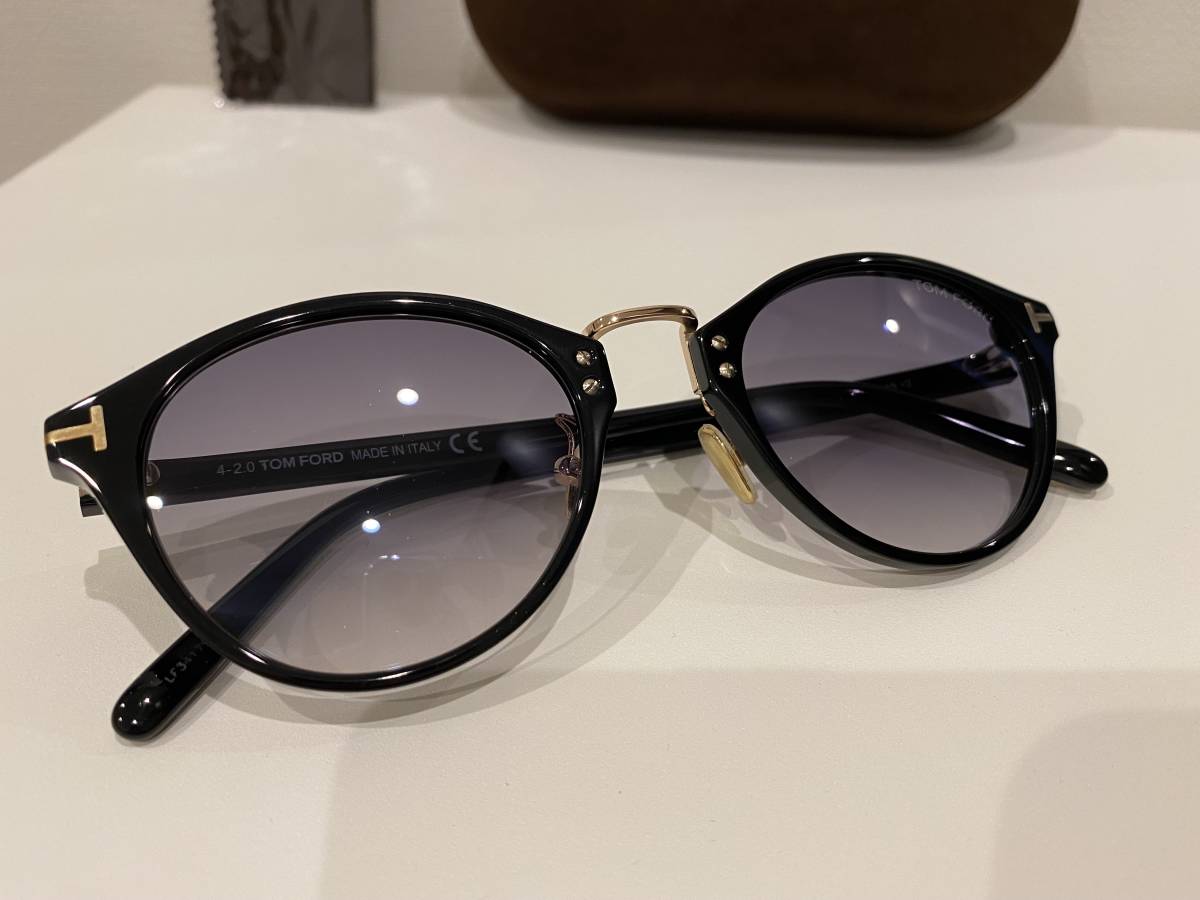 TOMFORD トムフォード 高級サングラスFT879D 01B cnema.fr