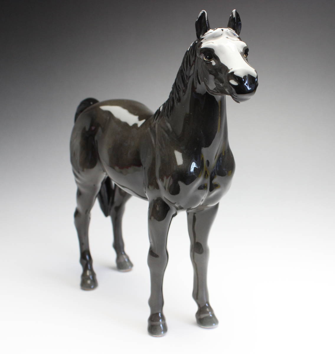 陶器製 馬置物 大☆立ち姿☆黒 馬フィギュア 新品 日本製 ハンド 陶器製 馬置物 大☆立ち姿☆黒 馬フィギュア 新品 日本製 ハンド