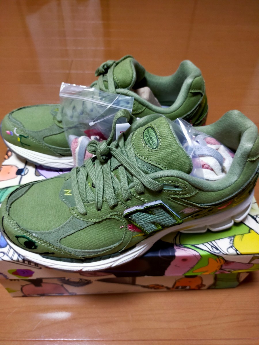 【関税込み】New Balance グリーン 2002R スニーカー Bryant Giles × New Balance 2002R