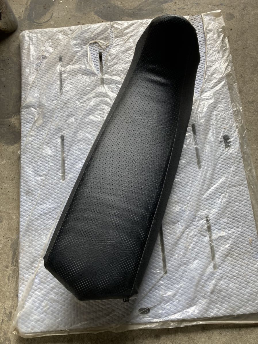 セロー250 純正シート 表皮張り替え済み あんこ盛り 1センチ セロー250 純正シート 表皮張り替え済み あんこ盛り 1センチ