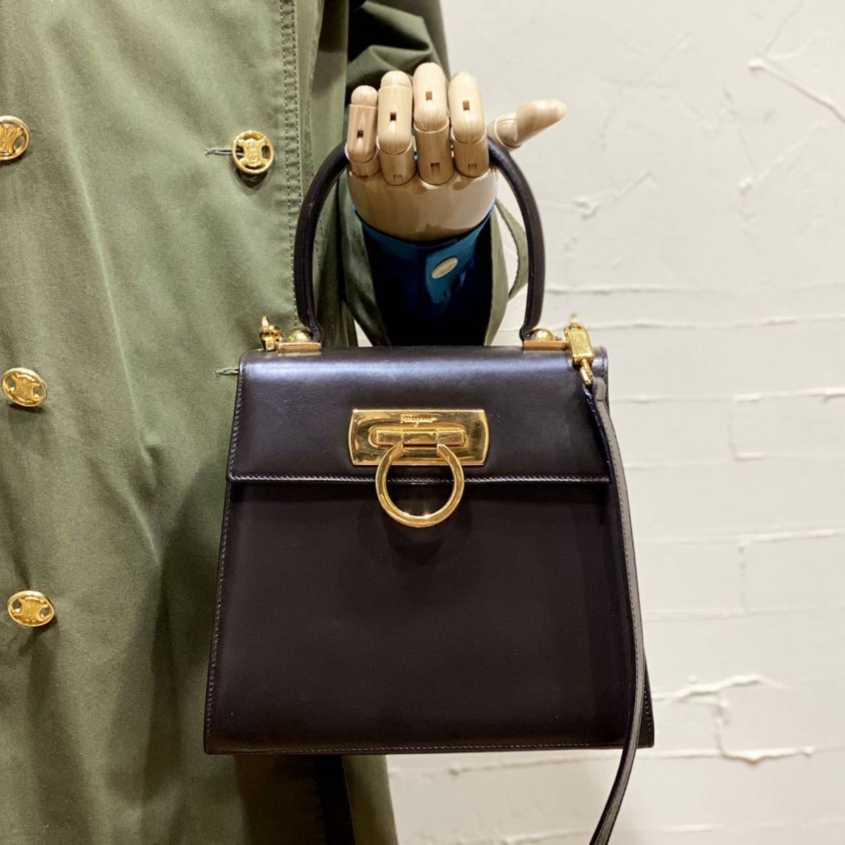 希少 Salvatore ferragamo 2WAY ハンドバッグ ガンチーニ金具