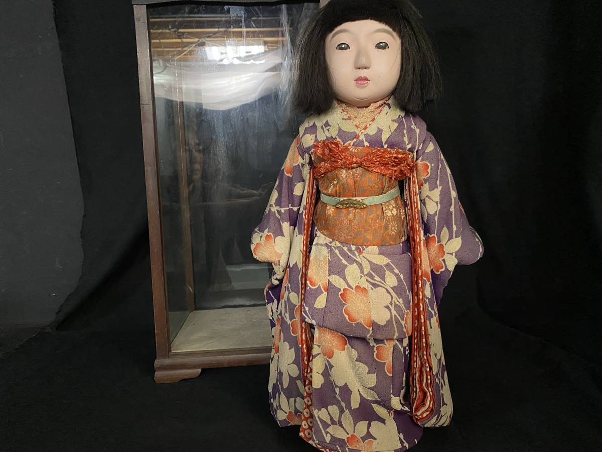 M12052【市松人形】時代 泣き人形 ちりめん 振袖 女の子 50cm 人毛 絞り 着物 ガラス目玉 古い日本人形 ケース入_画像1