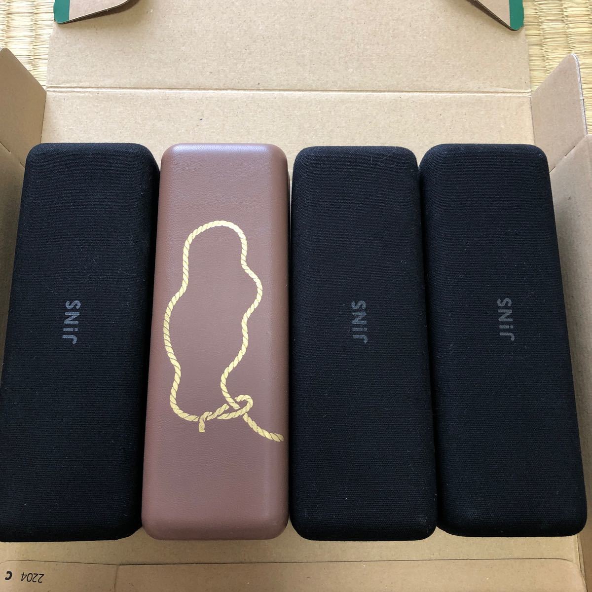Paypayフリマ Jins 眼鏡ケース メガネ拭き 4個セット ジンズ メガネケース Paypayフリマ Jins 眼鏡ケース メガネ拭き 4個セット ジンズ メガネケース
