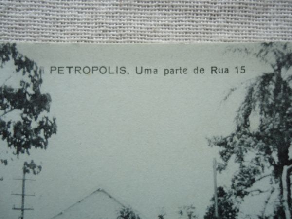 【絵葉書1枚】 Uma parte de Rua 15 -PETROPOLIS ブラジル /Ed N Viggiani -Rio /Brasil 都市 街 クラシックカーヴィンテージ ハガキ22-187_画像2