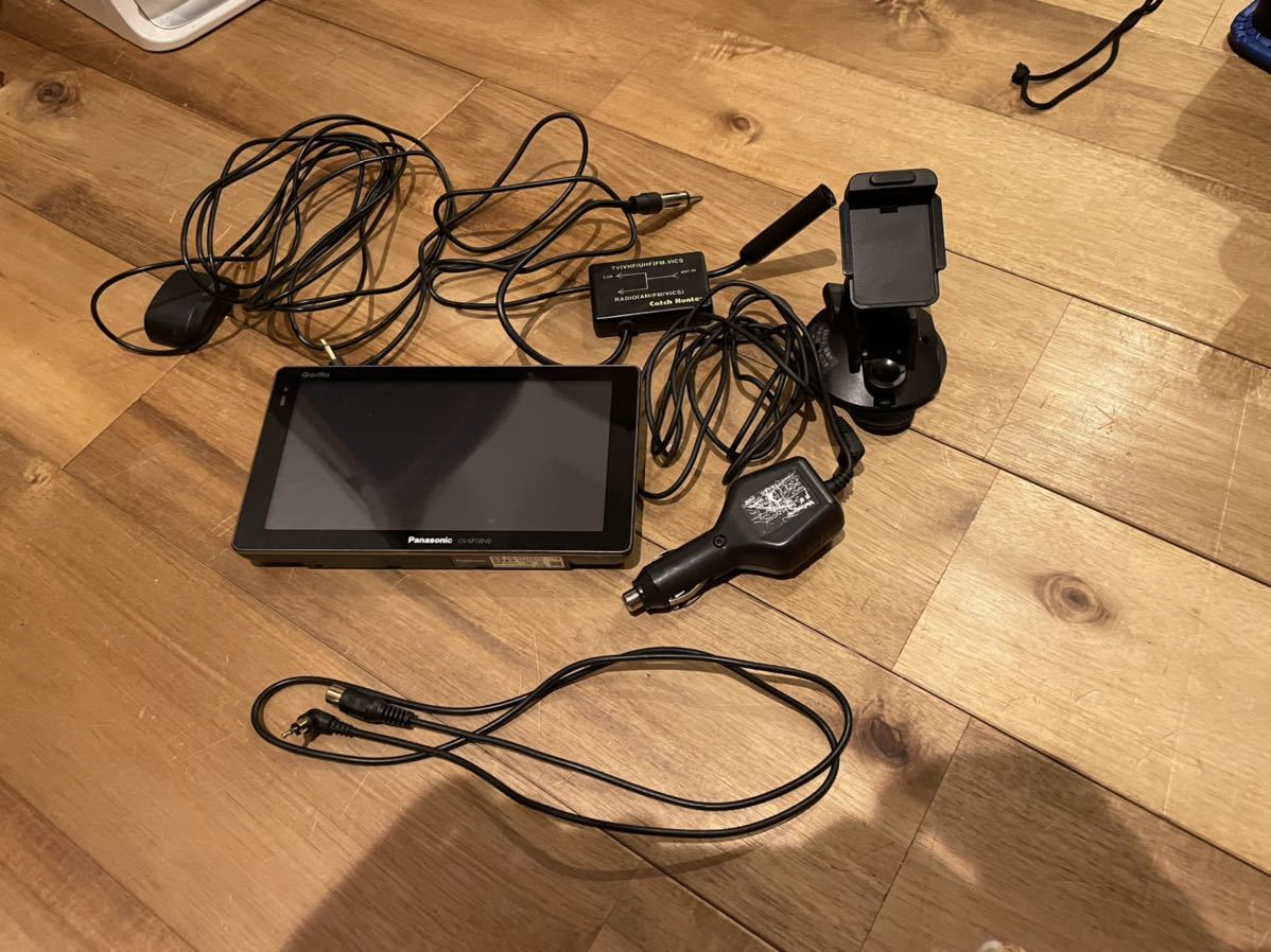 地図データ最新!!Panasonic Gorillaポータブルナビ CN-GP720VD オプション品付き GPSアンテナ FM-VICSアンテナ バックカメラケーブル 2