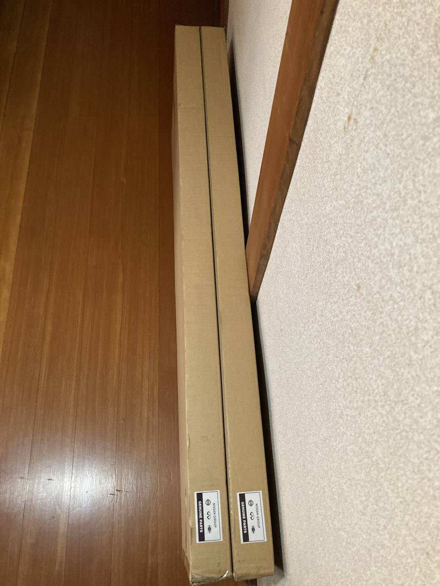 新品未開封 スカイライン GTR R32 BNR32 ECR32 HCR32 日産純正 ウィンドウモール リテーナー 左右ペア 76870-04U00 76871-04U00 7