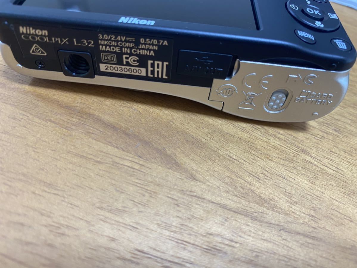 新品同様ほぼ未使用 デジカメNikon COOLPIXニコンクールピクス 新品同様ほぼ未使用 デジカメNikon COOLPIXニコンクールピクス