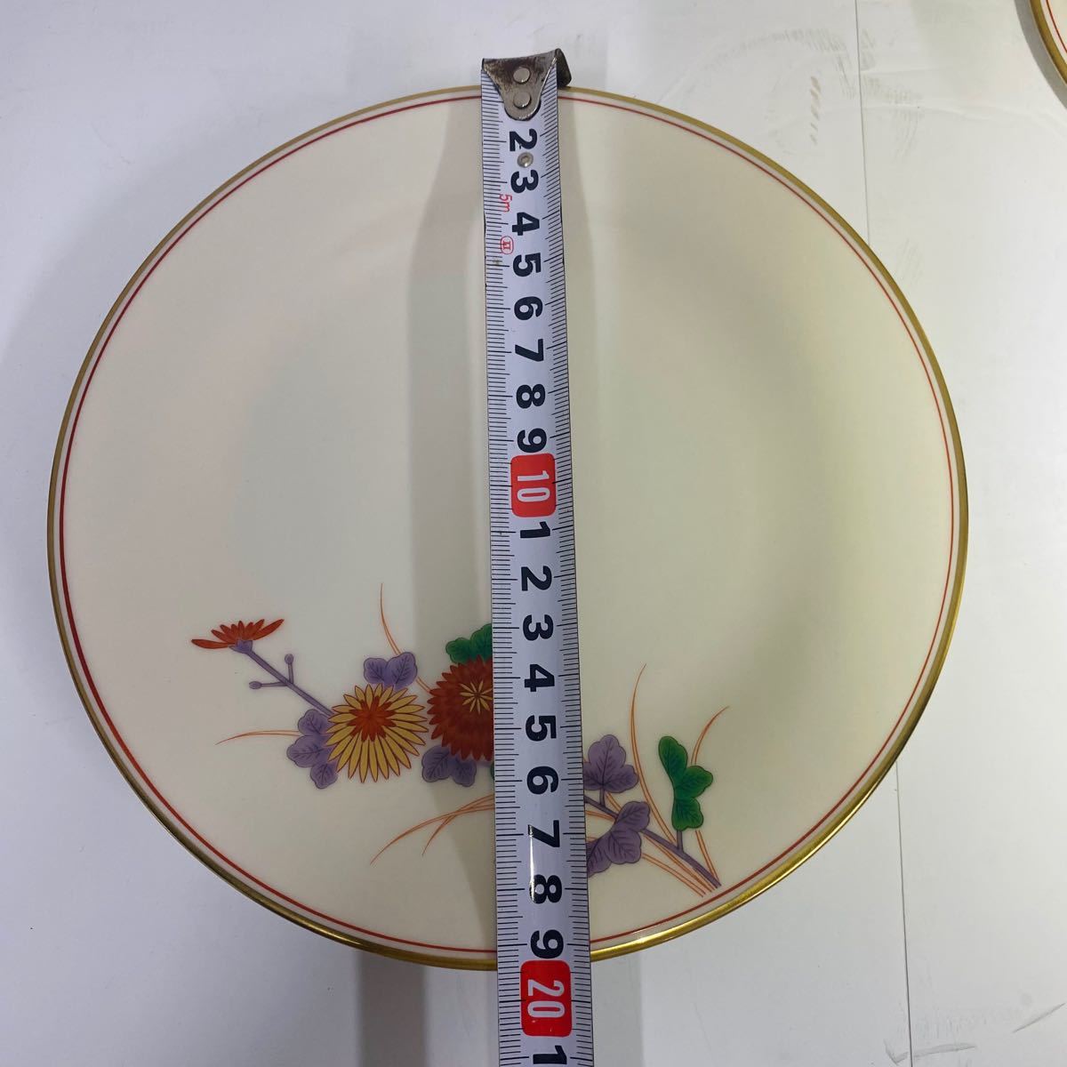 オールド香蘭社 金彩菊花絵 ペアカップ&ソーサーとプレート 新品 オールド香蘭社 金彩菊花絵 ペアカップ&ソーサーとプレート 新品