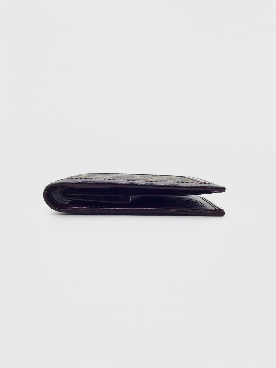 中古美品 フェンディ FENDI 二つ折り財布 ズッカ柄 茶 黒 箱付き 中古美品 フェンディ FENDI 二つ折り財布 ズッカ柄 茶 黒 箱付き