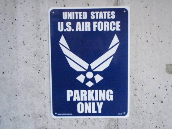 USAF米空軍ベース調インテリアにUSサイン 所さんの世田谷ベース ガレージや秘密基地にUS警告サイン 米軍基地 最大87％オフ！ 米軍基地