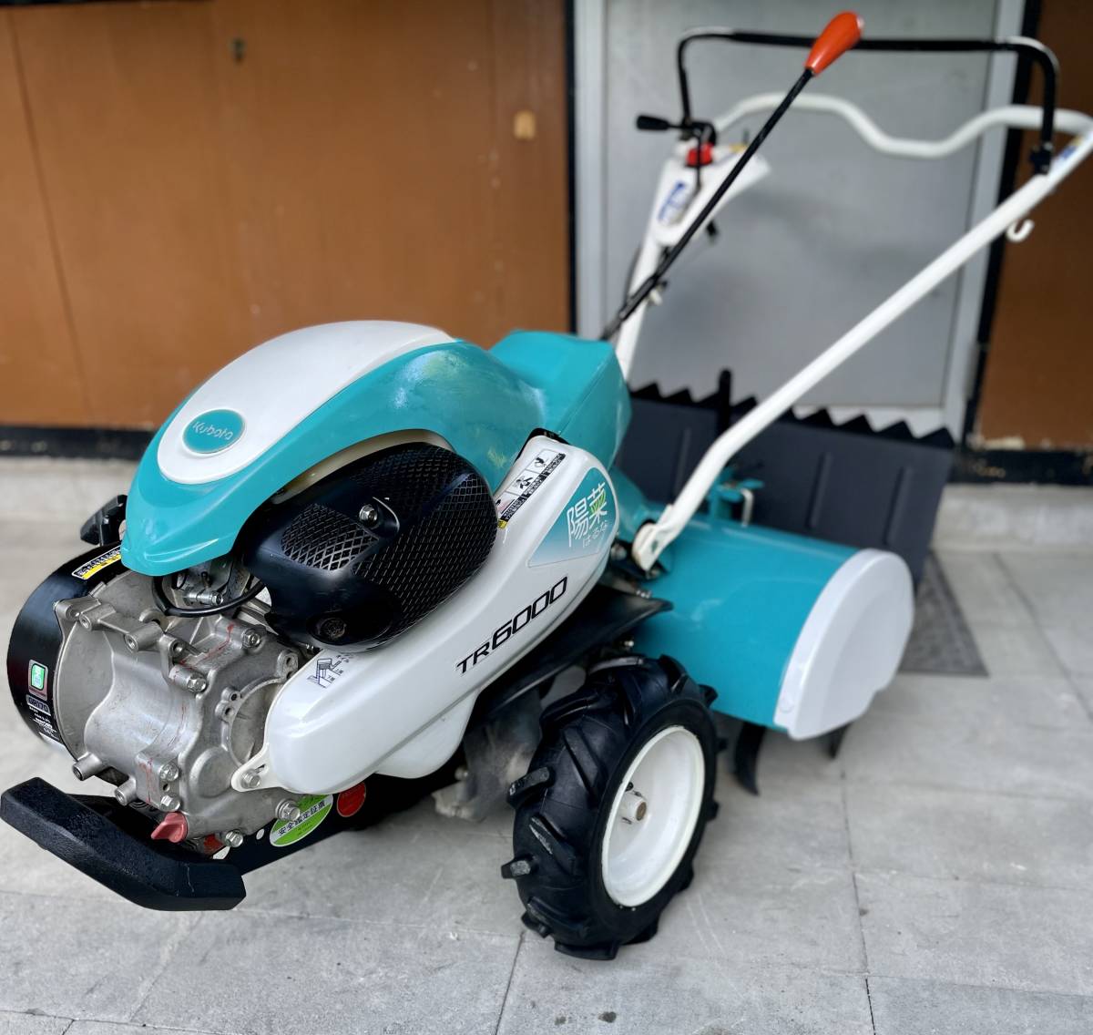 クボタ TR6000 ミニ耕運機。管理機。農用トラクター。KUBOTA TR6000 クボタ TR6000 ミニ耕運機。管理機。農用トラクター。KUBOTA TR6000