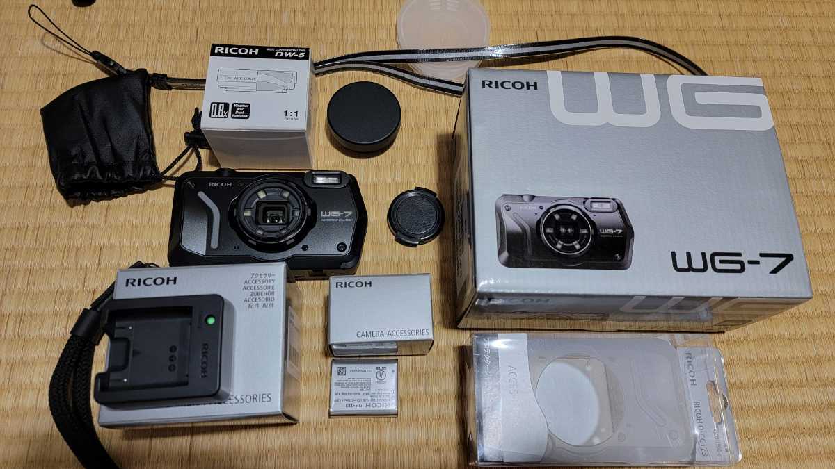 極美品、RICOH WG-7 フルセット（純正アクセサリー大量）、最新機種、保証書あり