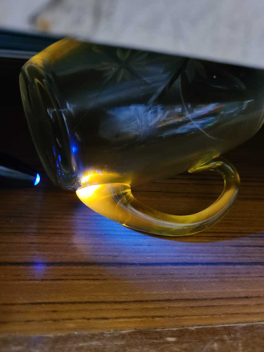 日本のアンティーク ウランガラス マグカップ カットガラス 切子 ヴィンテージ レトロ 氷コップ 希少_画像9