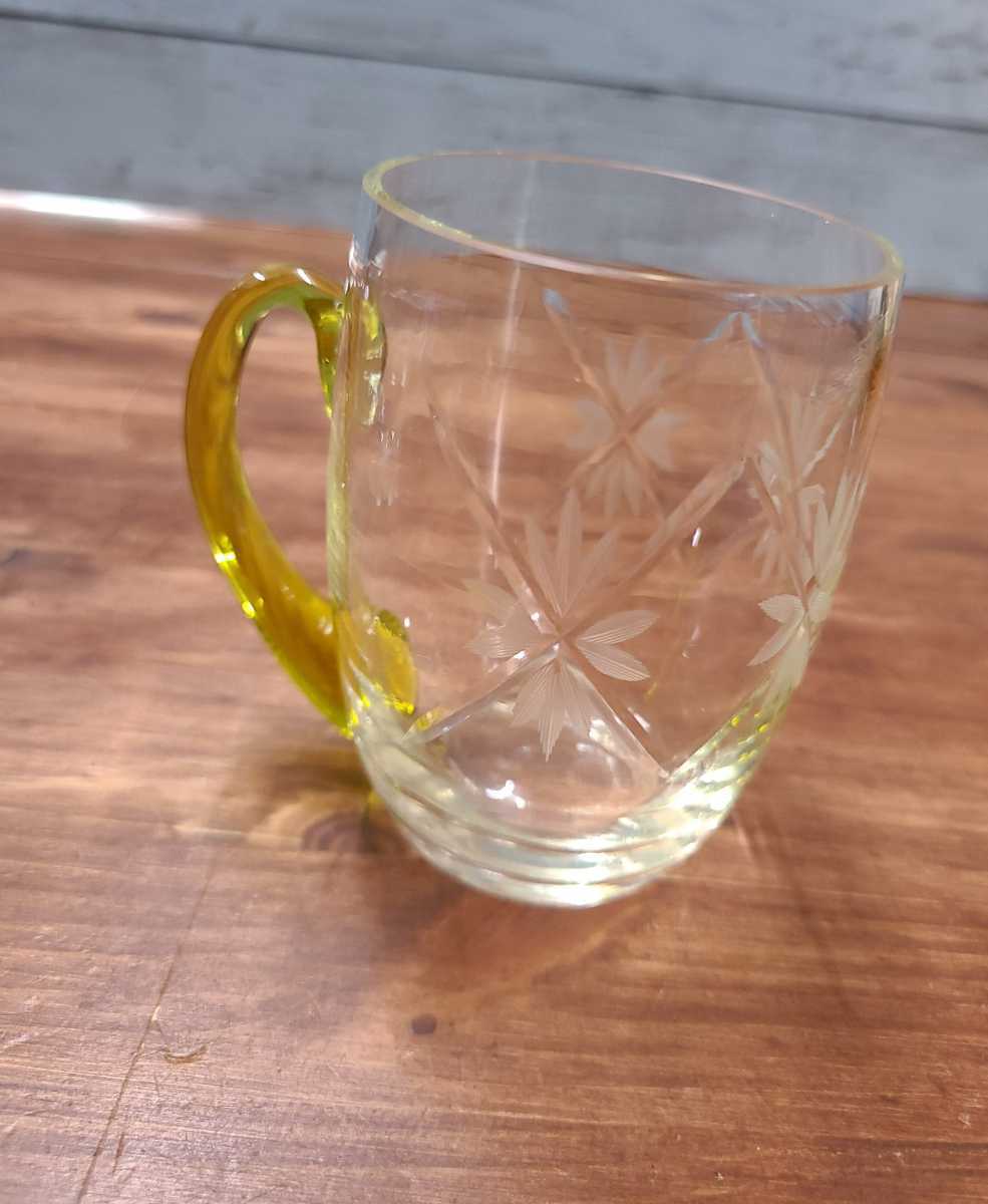 日本のアンティーク ウランガラス マグカップ カットガラス 切子 ヴィンテージ レトロ 氷コップ 希少_画像4