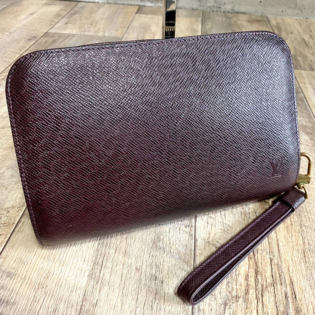 本物 LOUIS VUITTON ルイヴィトン タイガ クラッチバッグ レザーバッグ