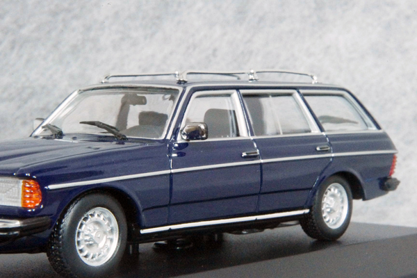 * Mercedes Benz = 230 TE ( S123 ) / 1982 dark blue = Mercedes Benz