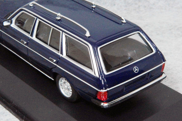 * Mercedes Benz = 230 TE ( S123 ) / 1982 dark blue = Mercedes Benz