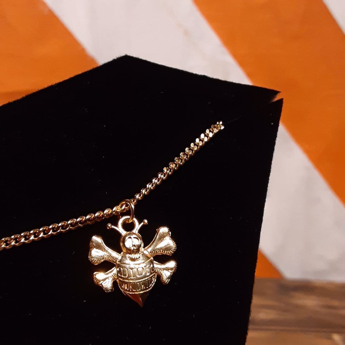 送料無料 DIOR SHAWN STUSSY SKULL CROSS BONES BEE NECK LACE GOLD