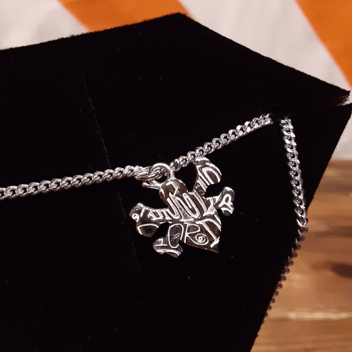 送料無料 DIOR SHAWN STUSSY SKULL CROSS BONES BEE NECK LACE SILVER
