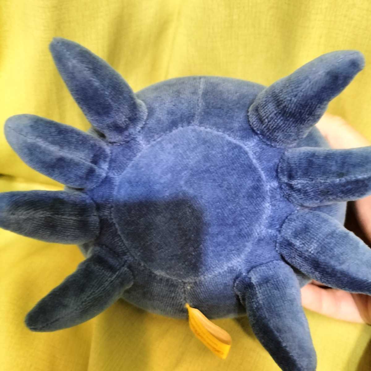 タコのオズワルドぬいぐるみ 3