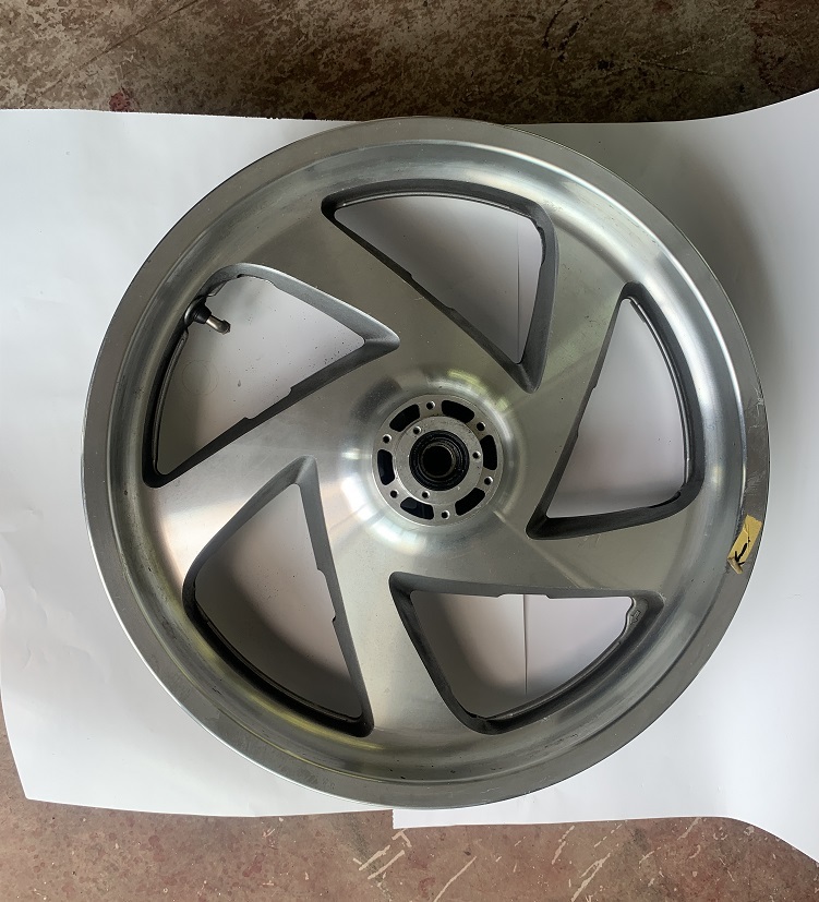 ☆ホンダ 1800 GL フロントホイール 美品 shimizu-kazumichi.com