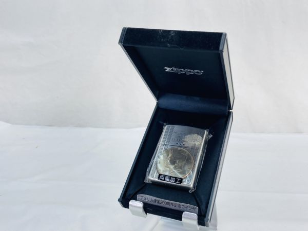 送料520円未使用 未着火 ZIPPO ジッポー アメリカ建国200周年　記念ケネディコイン　裏面彫り　2004年製　専用箱 RI-220621007_画像1