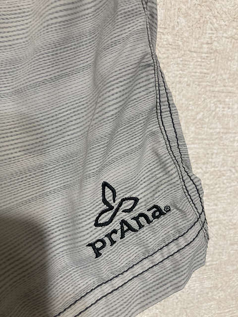 ★【prAna：プラナ】美品 チョークボーダー柄 クライミングショートパンツ ショーツ ヨガ アウトドア スイム size32/ライトグレー_画像4