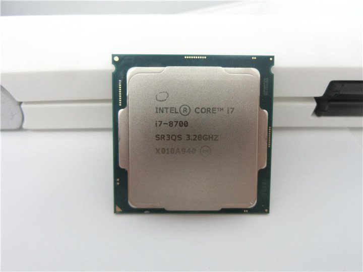 Intel Core i7 8700 SR3QS 3.2GHZ ☆完全正常動作品☆　送料無料_画像1